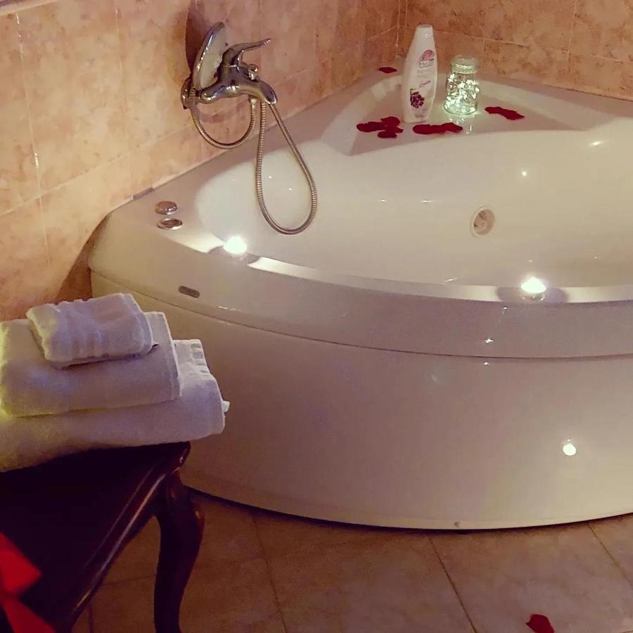 Roxy Bellavista Apartman Cogna Kültér fotó